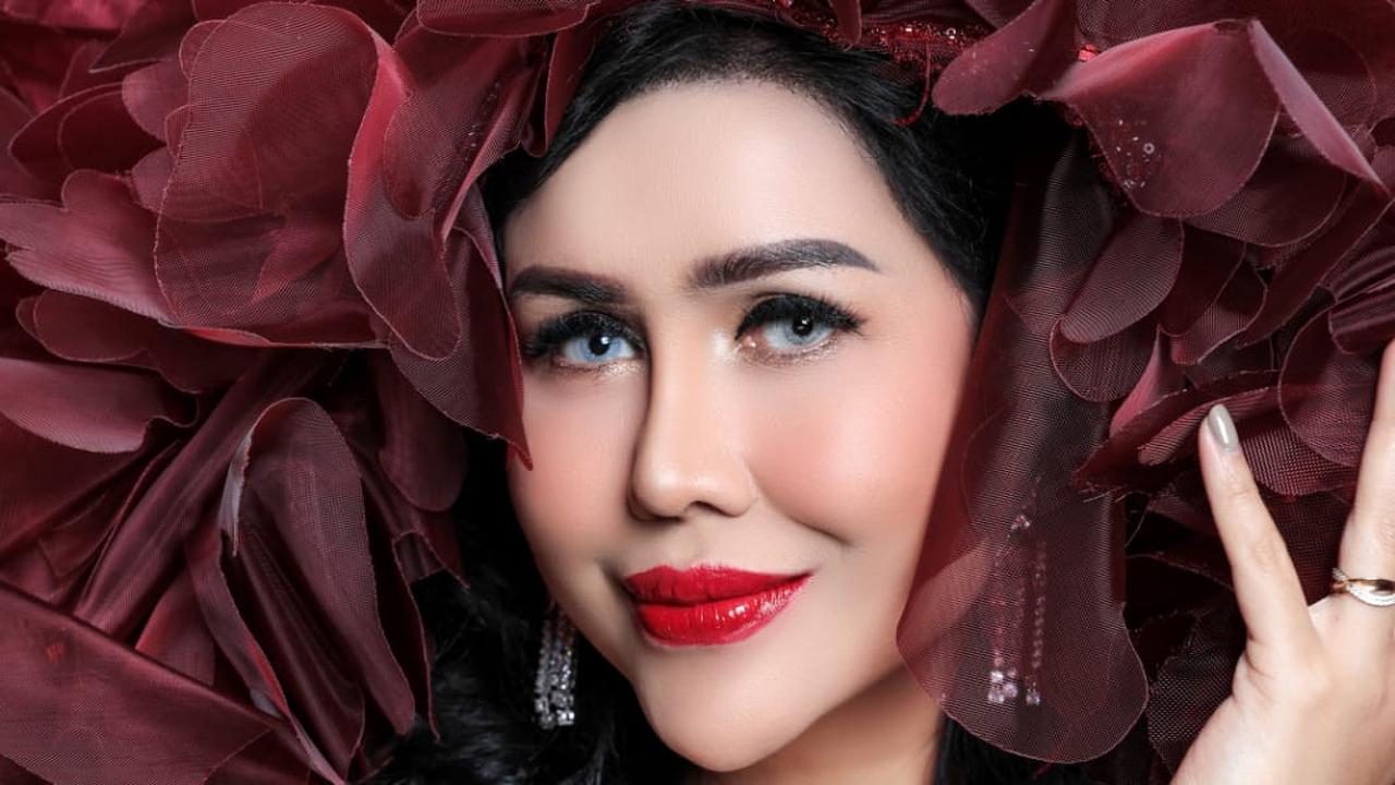 Ratu Meta Rekam Lagu Baru Hanya Lima Menit, Angkat Fenomena Hubungan Singkat Generasi Modern