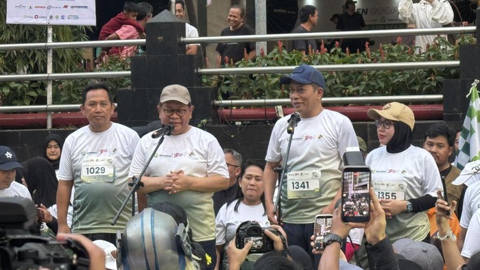 Menkop Ajak Generasi Z Mengenal Koperasi Lewat GenCoopRun Bersama Pramono