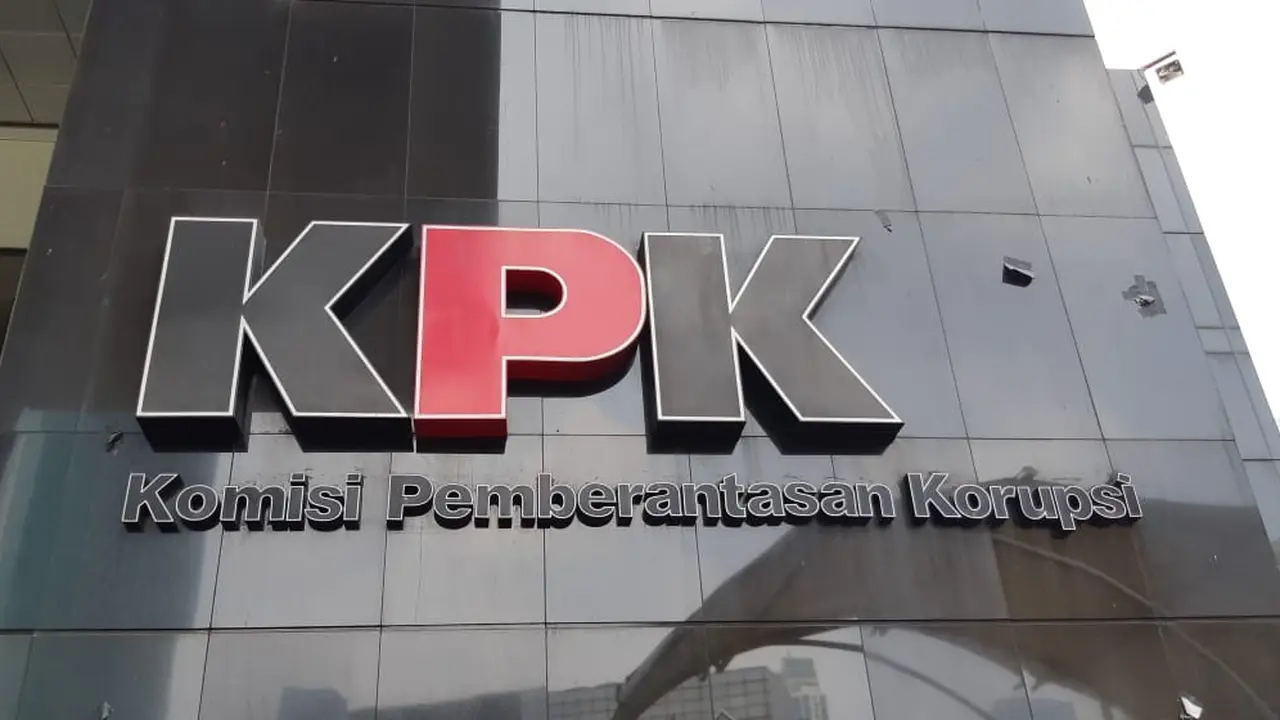 KPK Geledah Rumah Dirjen ATR/BPN Lampri di Nganjuk Terkait Dugaan Suap HGB
